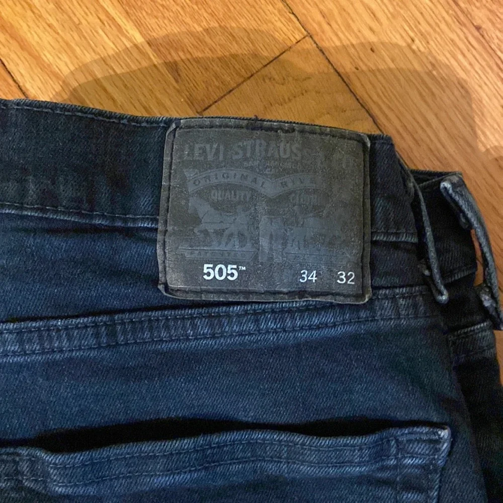 Levi’s - Picture 2 of 5
